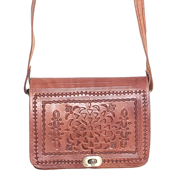 Leather Shoulder Bag Perforated Patterns - Picture 1 of 7
